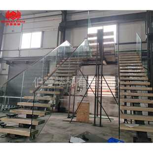 工厂简约方通楼梯印尼菠萝格木踏步玻璃护栏室内外方通楼梯