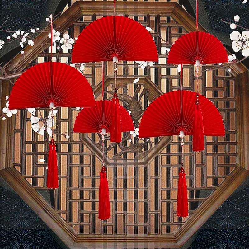 元旦节活动布置珠宝连锁店橱窗折纸扇花装饰新年吊饰挂件场景氛围