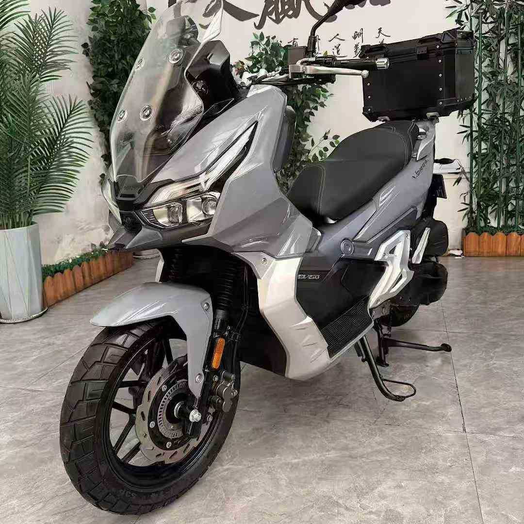 大阳adv150水冷巡航大踏板全车高端大绵羊巡航,电喷水冷发动机。