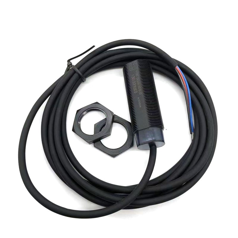 红外漫反射光电开关E3FA-DS30C4测黑色透明抗变频器干扰防C1常开