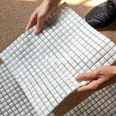 轻法式客厅瓷砖哑柔鱼骨木纹砖柔光卫生间釉面砖奶油白焦糖色墙砖