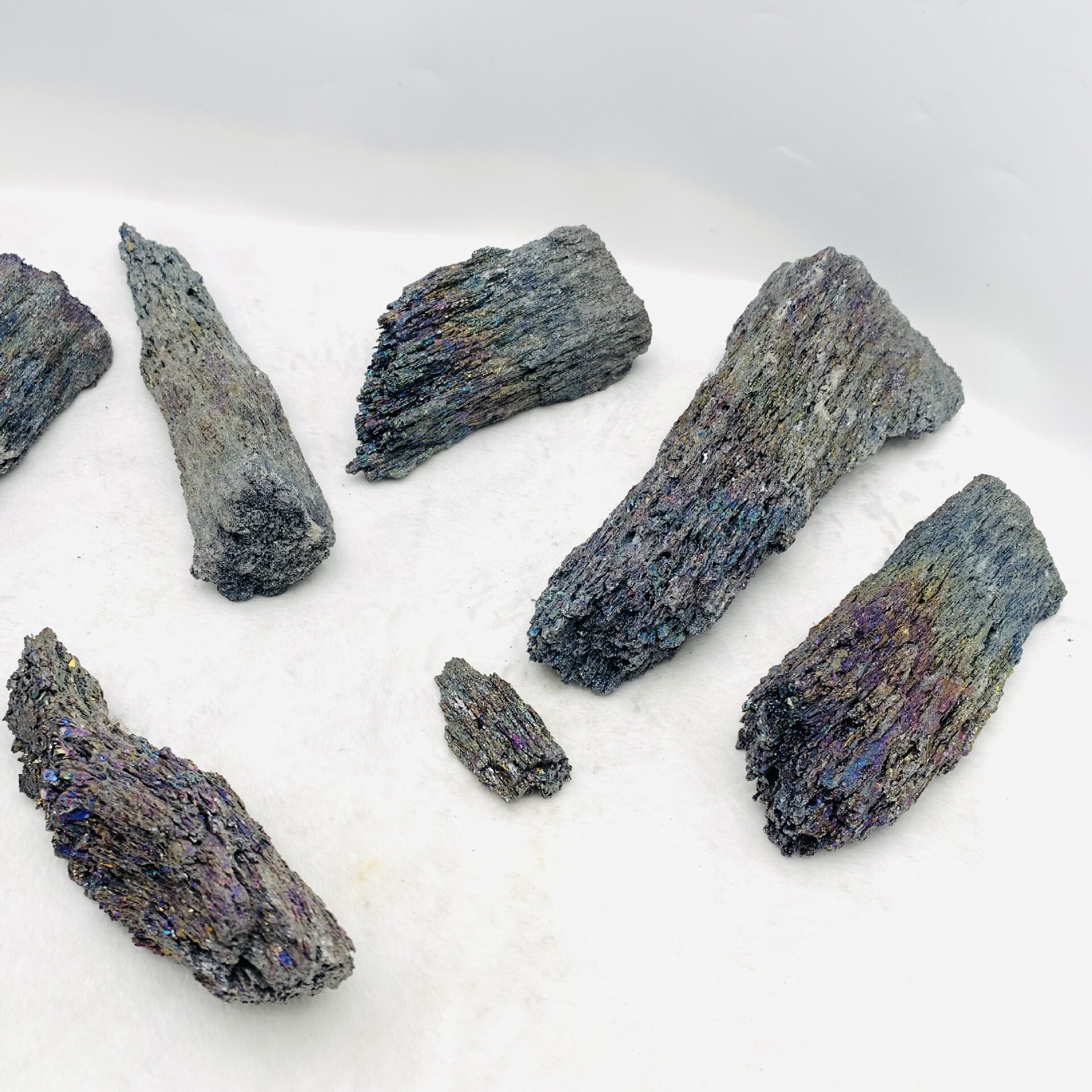 跨境热销 七彩矿随形原石水晶石不规则裸石水晶装饰家居办公摆件