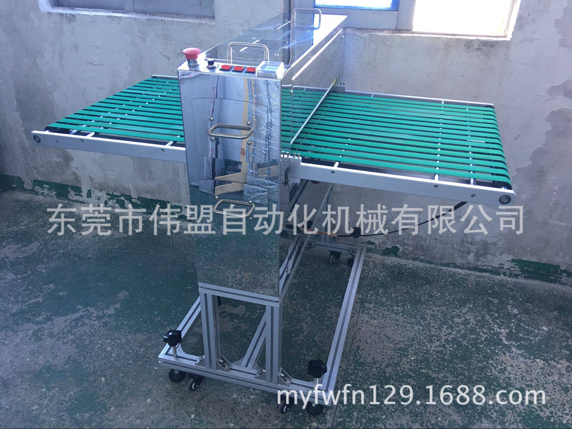 PVC胶片板面清洁机PVC胶片表面除尘机。PVC胶片静电除尘机