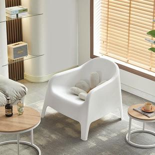 单人户发椅创644意设休闲洽沙谈靠背椅家用阳台计师扶手凳外塑料