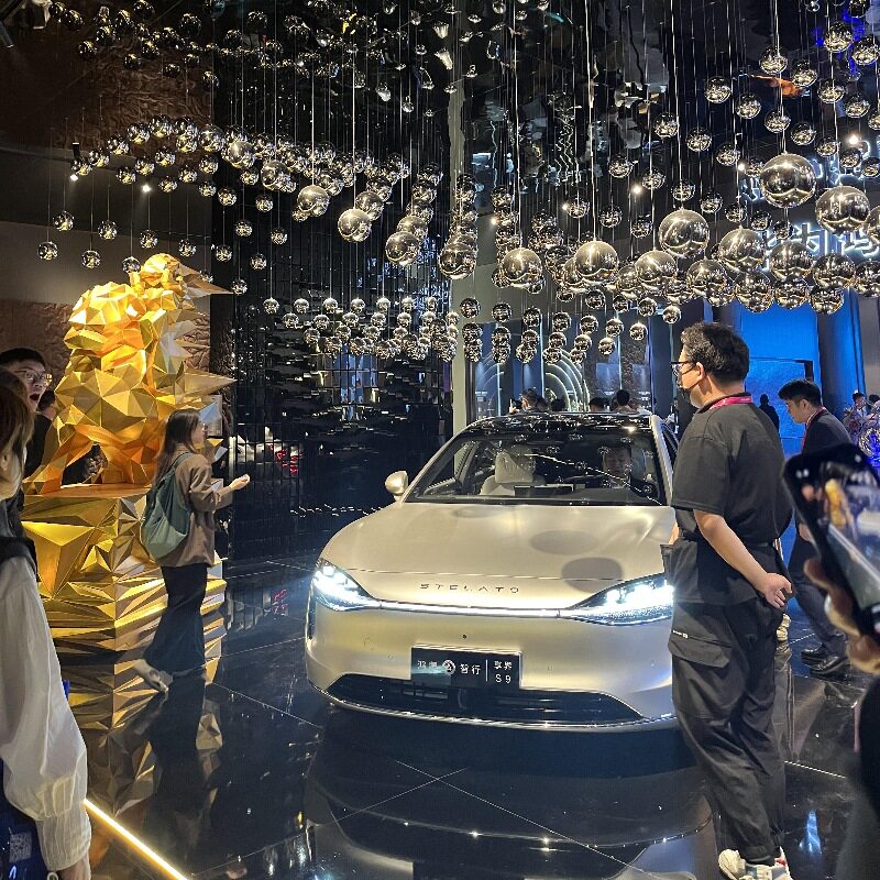 舞台演出商业活动数控矩阵悬浮不锈钢水滴动态艺术装置智能升降球