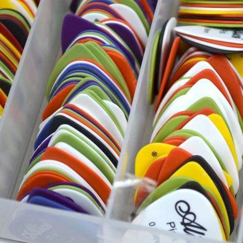 爱丽拨片M吉他弹片电600Q60吉他民谣吉他0.58M到5.M丝M六厚混1装6