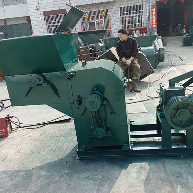 600型小型牧草树叶粉碎机