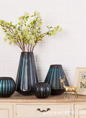 简约现代玄关样板房刻磨蓝色北欧居家客厅卧室博古架干花鲜花玻璃