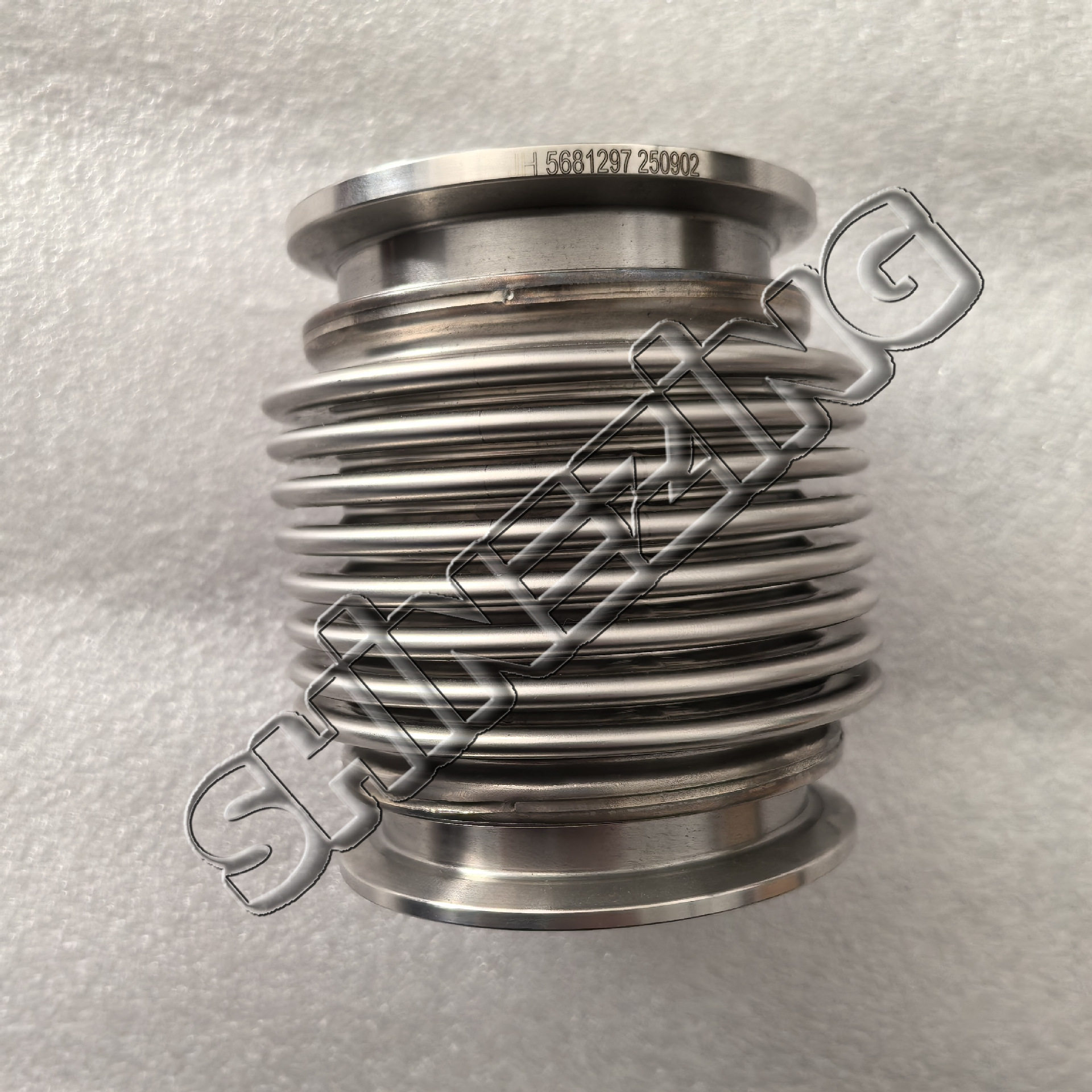 冷却水管中冷器连接管EGR冷却器软管 5681297 - 实物图