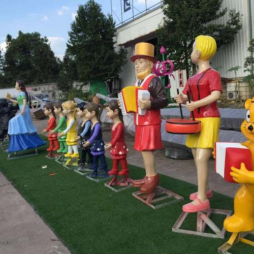 城市景观玻璃钢广场景点人物雕塑烤漆工艺可来图来样定制