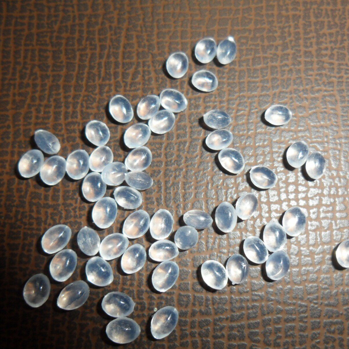 密炼橡胶用增韧添加改性剂透明颗粒不影响透明度