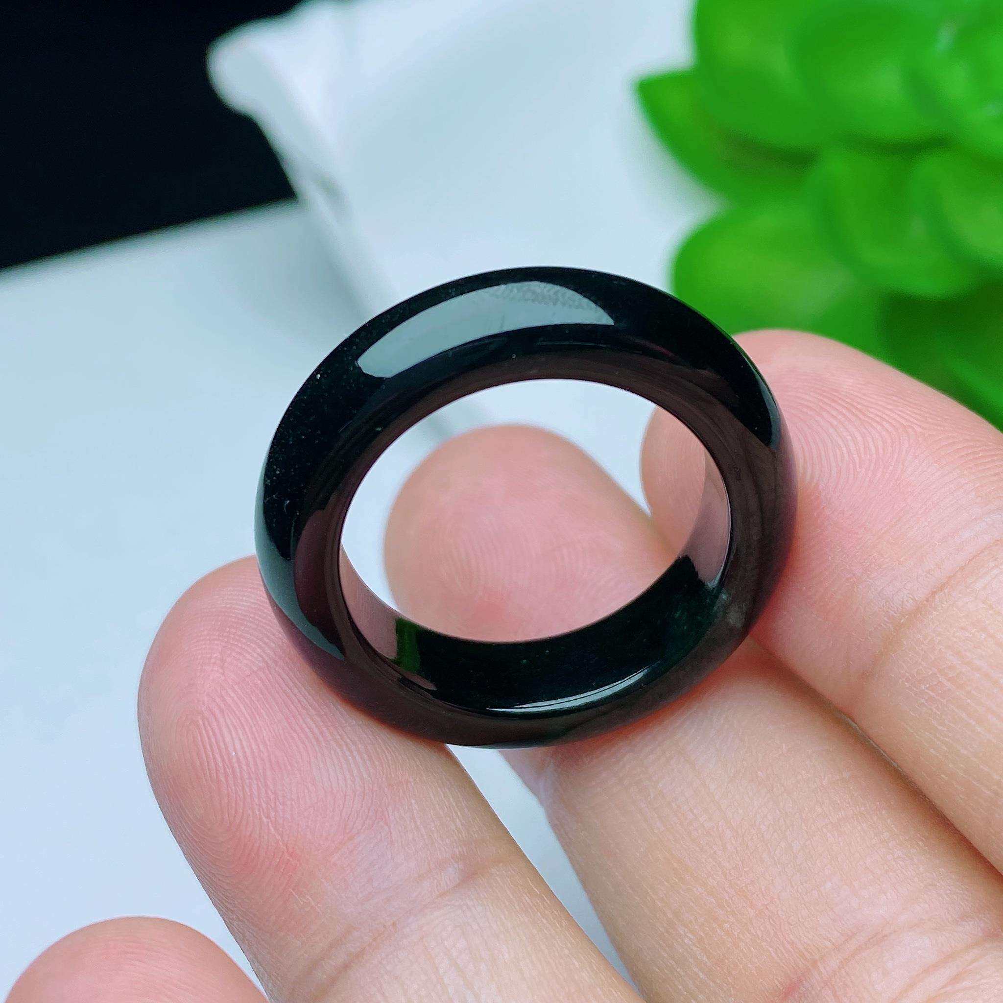 缅甸天然翡翠a货墨翠指环键盘黑打灯透绿jy圈口尺寸:18mm