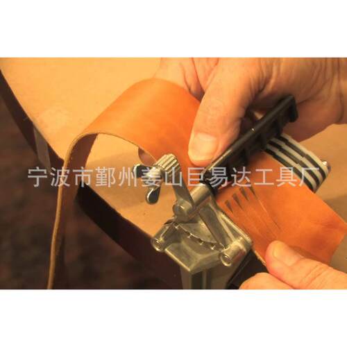 桌面皮条切割机Leather Table Top Lace Cutter ZL202130862241.8