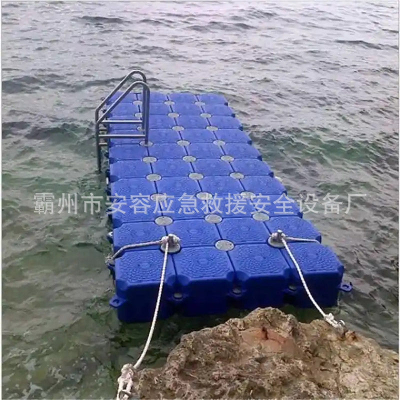 PE水上塑料浮桶拼接平台浮筒颜色多种品质可靠水上浮筒