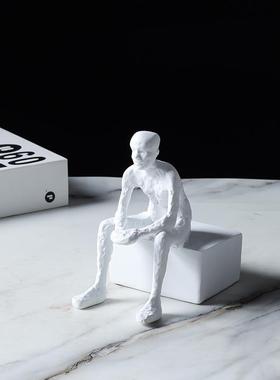 现代欧极简雕树脂北艺术人无人像塑思考者物拉屎者摆件家居软装饰