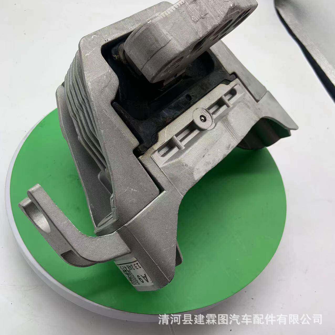 适用于雪弗兰科鲁兹发动机支架13248475