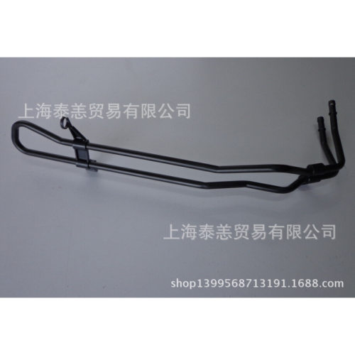 帕萨特B5转向助力泵散热油管冷却油管8D0422885K