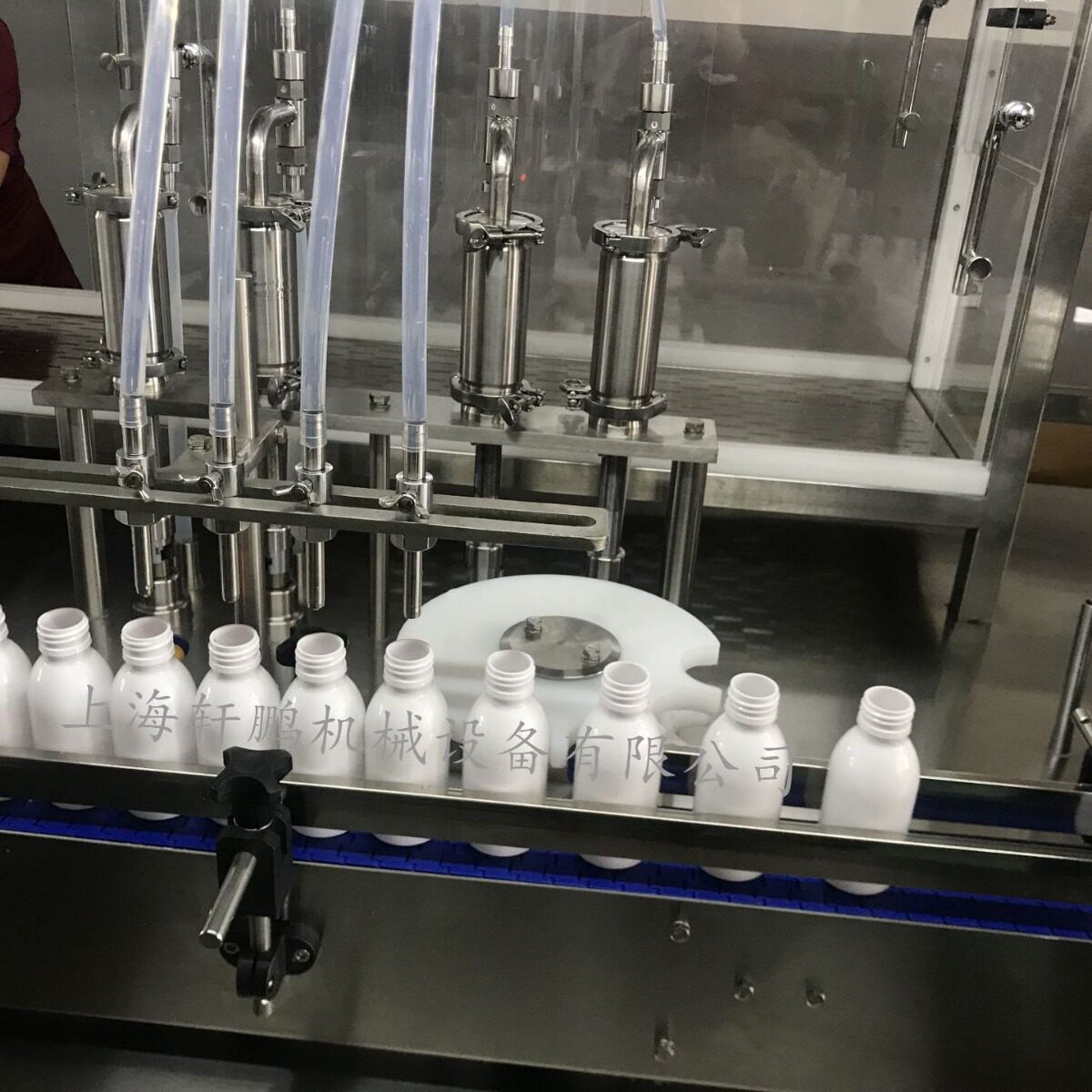 灌装旋盖机液体膏体自动灌装自动上盖旋盖贴标一体机液体灌装旋盖