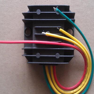 配套防水型内置式24V200W单相交流永磁风力发电机充电控制器