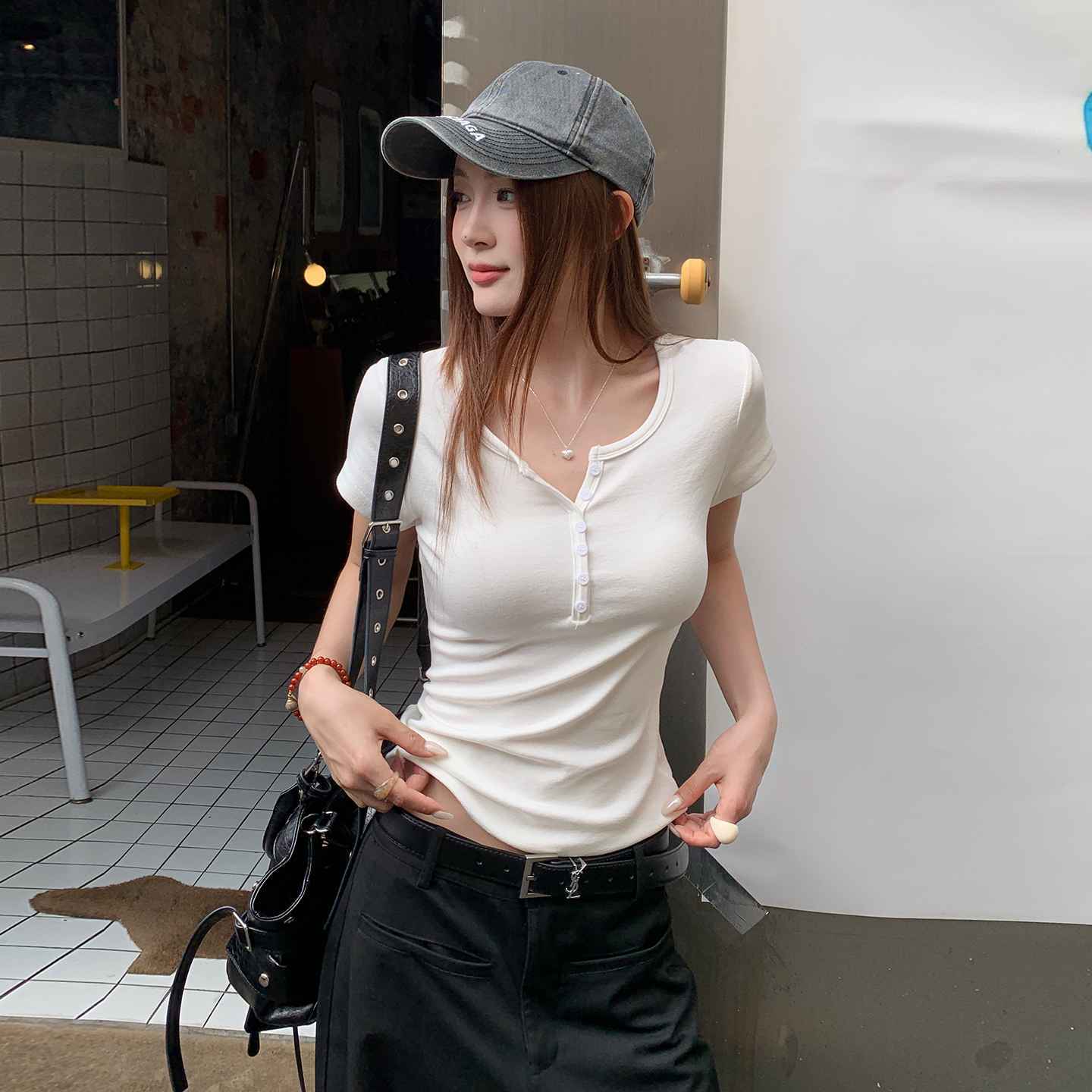 龙妹桔色半开领纽扣正肩短袖T恤女外穿2026夏季新款修身显瘦上衣