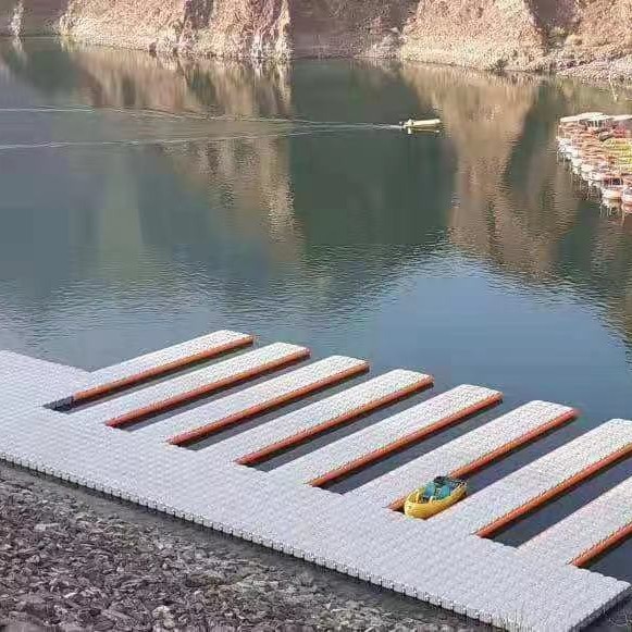 海上塑料浮筒靠船码头泊位