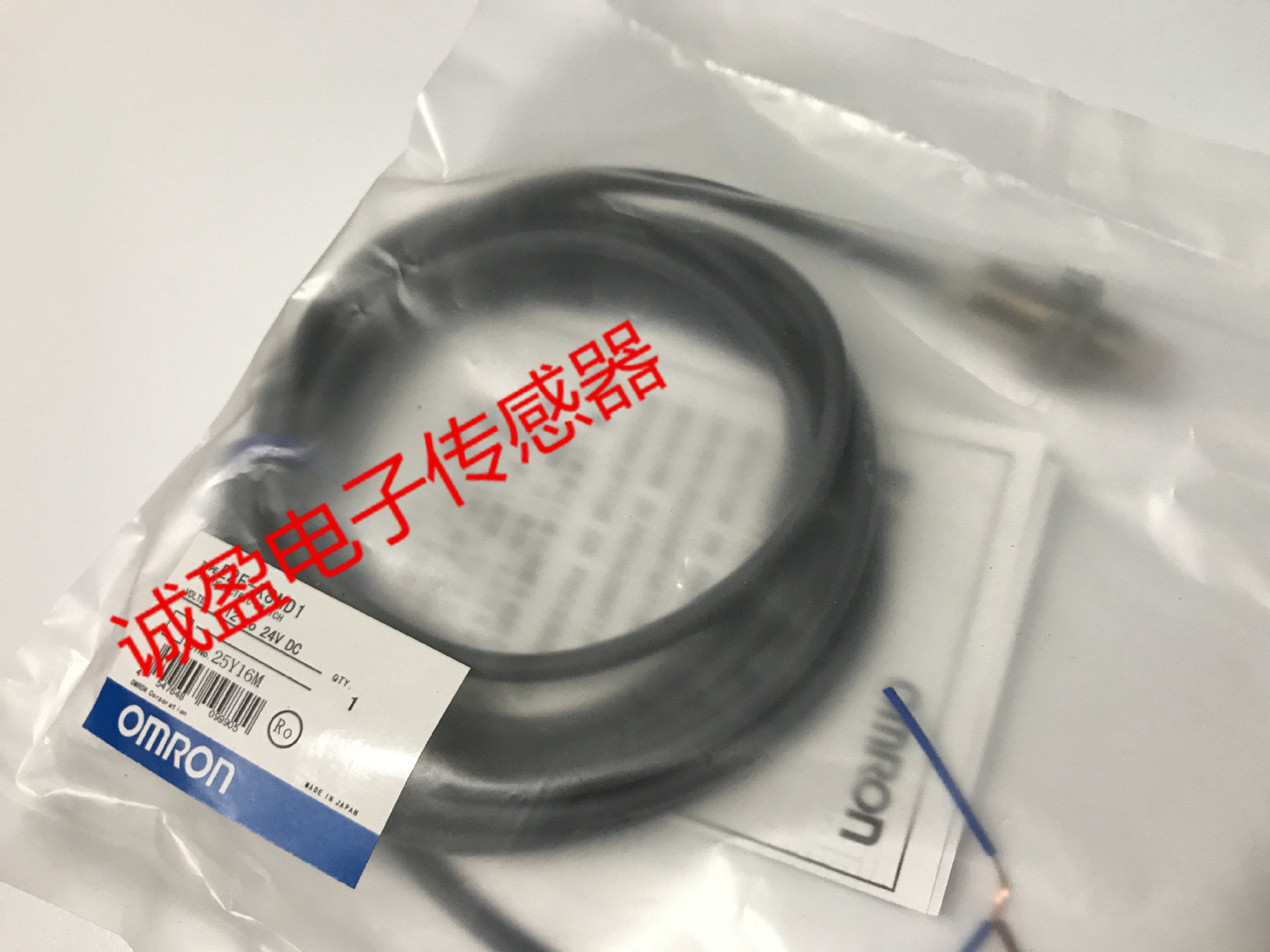 圆柱型非屏蔽直流M12接近开关E2E-X8MD1E2E-X8MD15/X8MD2/X8MD1S