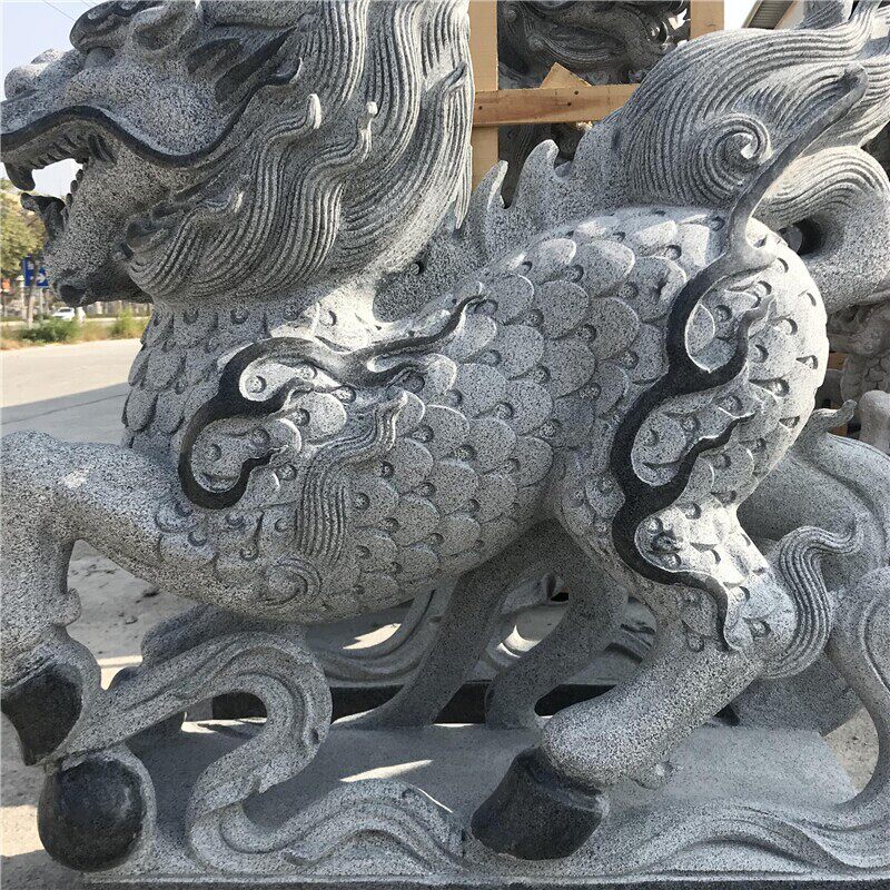福建石雕麒麟祥瑞雕塑青石石雕麒麟动物石雕厂家直销