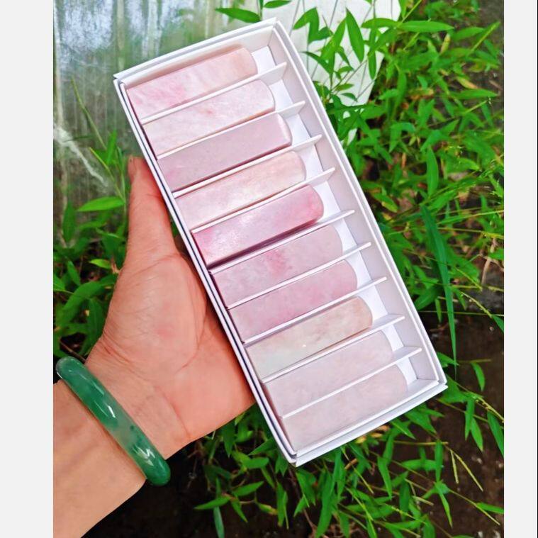云南粉冻圆头章印章一组65方1.5*1.5*6.3CM细磨镜面一样亮篆刻佳