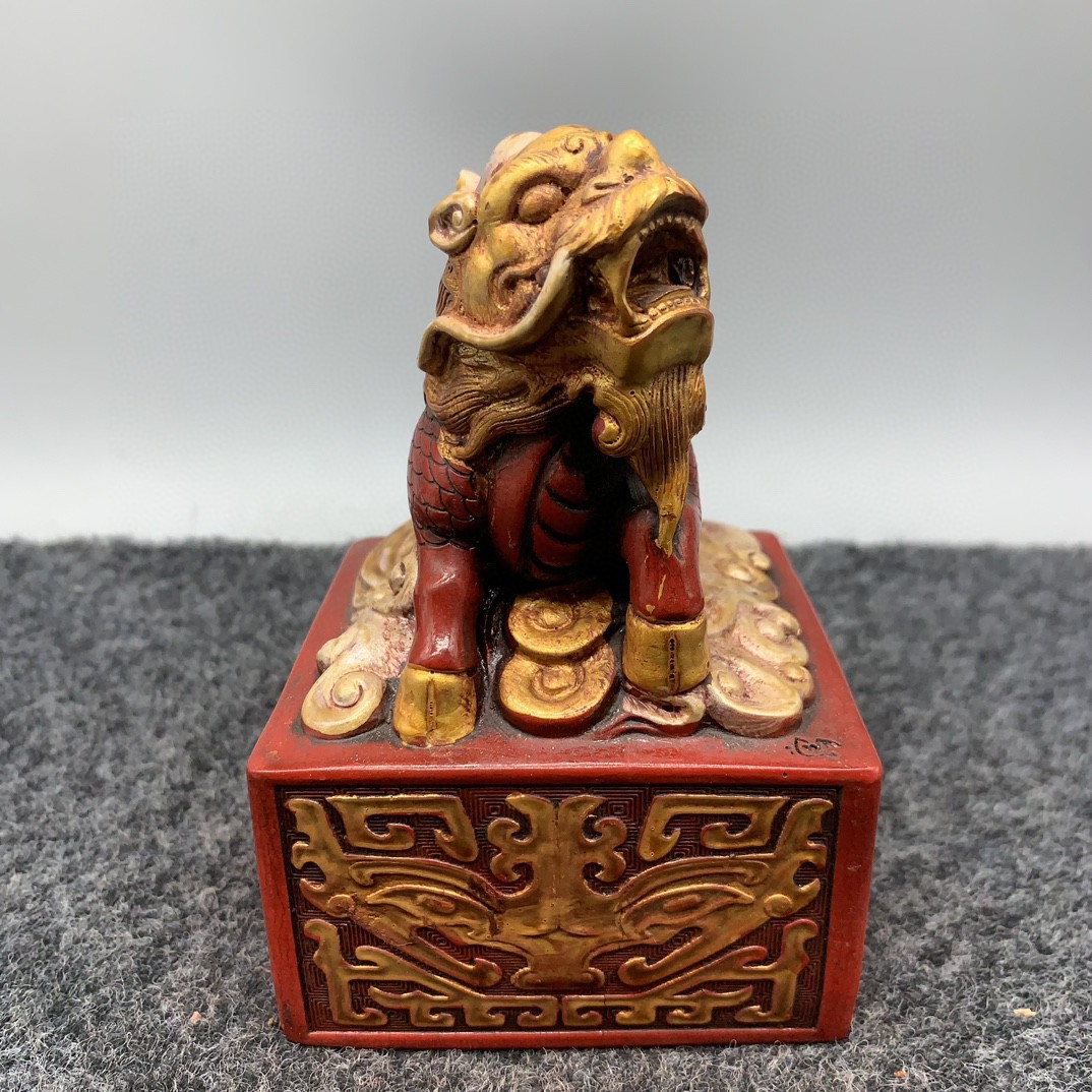 古玩仿寿山石雕朱砂描金印章103金钱麒麟玉玺摆件带字客厅装饰