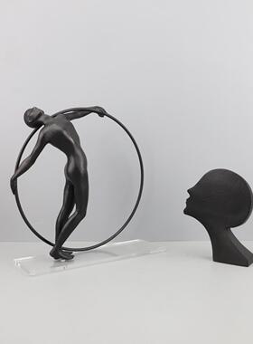 现代简约铸铁人物创意摆件客厅卧室玄关电视柜书房样板房家居饰品