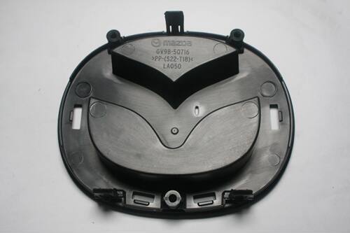 GV9B-50-716适用于马自达J71中网标底座