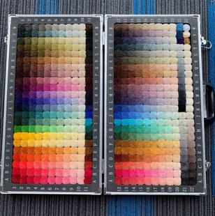 供应手工地毯色卡色箱 地毯色卡506色