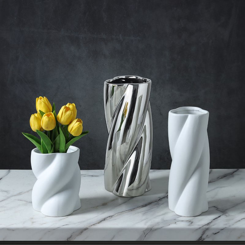现代简约北欧扭扭不规则陶瓷花瓶白色银色轻奢桌面家居艺术花插