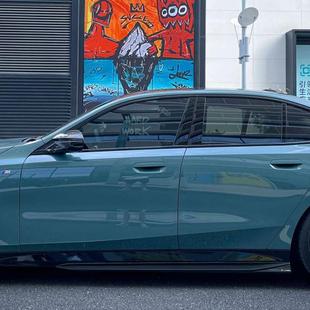 适用于宝马5系四门G60TK款 干碳侧裙碳纤维侧裙