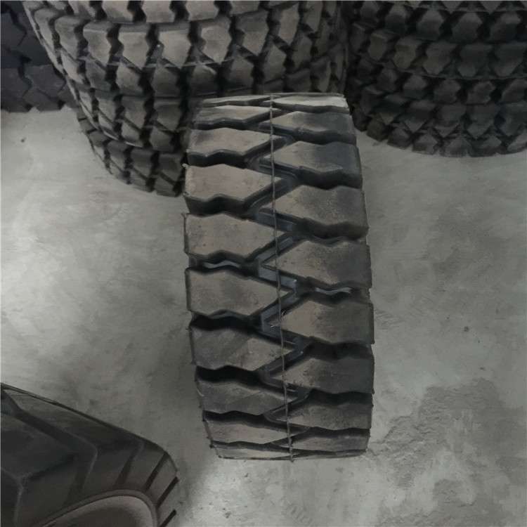 实心叉车工程轮胎7.00-15拖车工具车叉车后轮 700-15块花实心轮胎