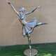 不锈钢芭蕾舞人物雕塑镜面镂空音乐跳舞人玻璃钢几何抽象运动景观