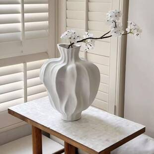 式简约创件意陶瓷法花瓶插花摆高级感小饰众客轻奢风陶厅装花瓶陶