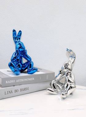 现代简客约轻家奢电意镀发呆兔居厅玄关样板房思考小兔创软装饰品