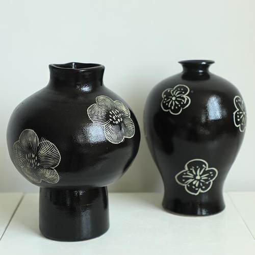 现代简约黑白陶瓶瓷手绘朵花花器客FIN厅卧室样板间国潮花面桌摆