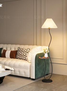 奶油风落地灯客厅高级围灯百褶感物架无线充沙发76363卧室置茶几