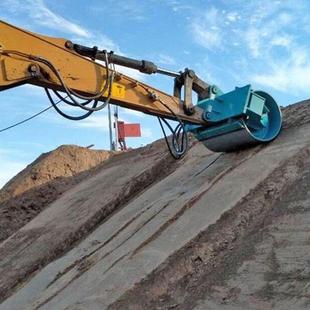 滚筒夯实机夯实挖机压实机立式打夯机管道建设震动夯