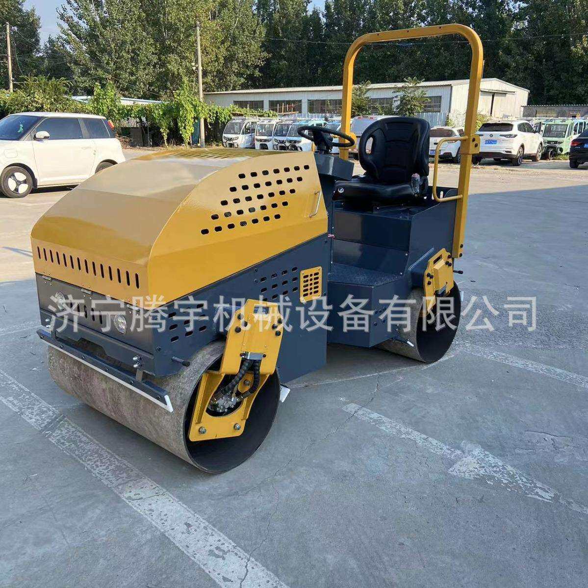 双钢轮全液压震动压路机柴油水冷压路机1吨振动压土机