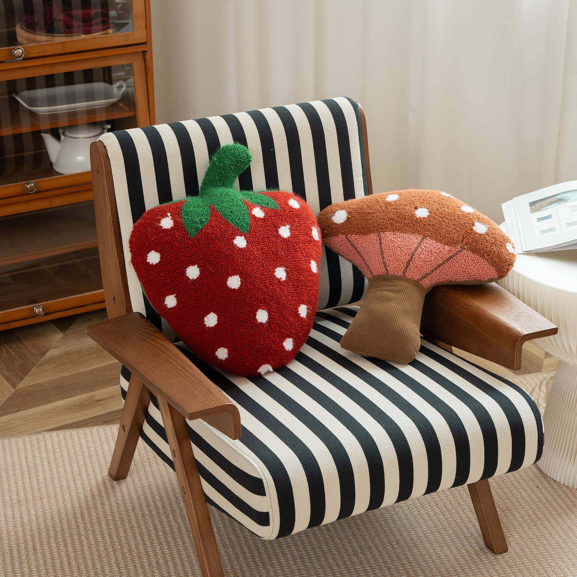 ins风形装饰靠垫仙人掌树蘑床菇抱枕垫座椅靠背异形抱枕客厅沙发