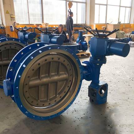 三偏心硬密封蝶阀D943H-16C DN700 普通开关型 AC380V法兰