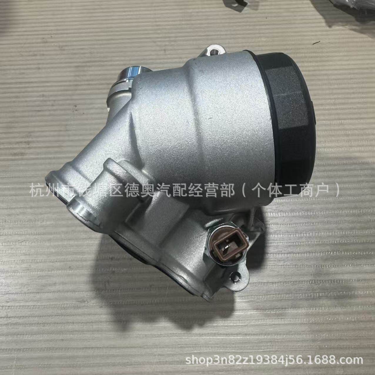 适用宝马F01F02F07F26F30机油散热器1142864228911428637812