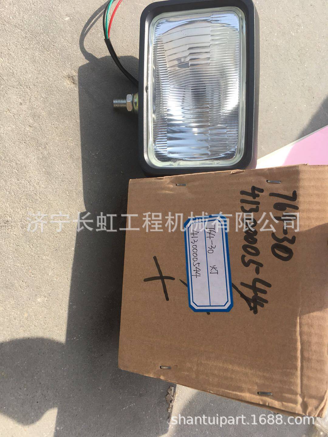现货供应临工装载机配件供应4130000121灯