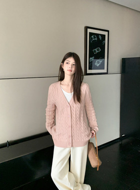 1XTWO 玩味松弛 气质V领麻花毛衣女慵懒风宽松粉色针织开衫小外套