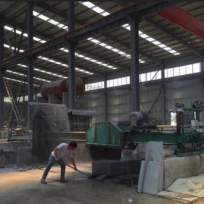 发往四川西充县的大型材桥式ONW锯石机已发石货大实用型锯墓碑切