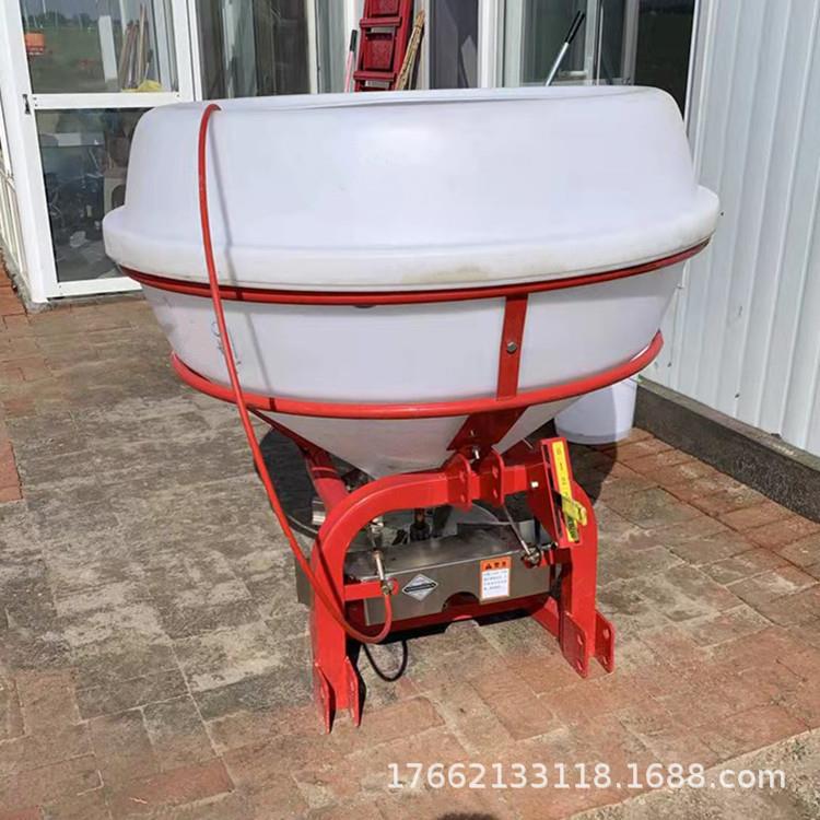瑞600L撒肥机农用四轮抛颗粒QAR施肥机洒果蔬菜园大棚撒化肥科机