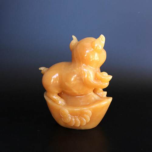 天米黄然玉雕刻摆件EHQ财猪送玄关装饰猪摆件客厅位财摆设